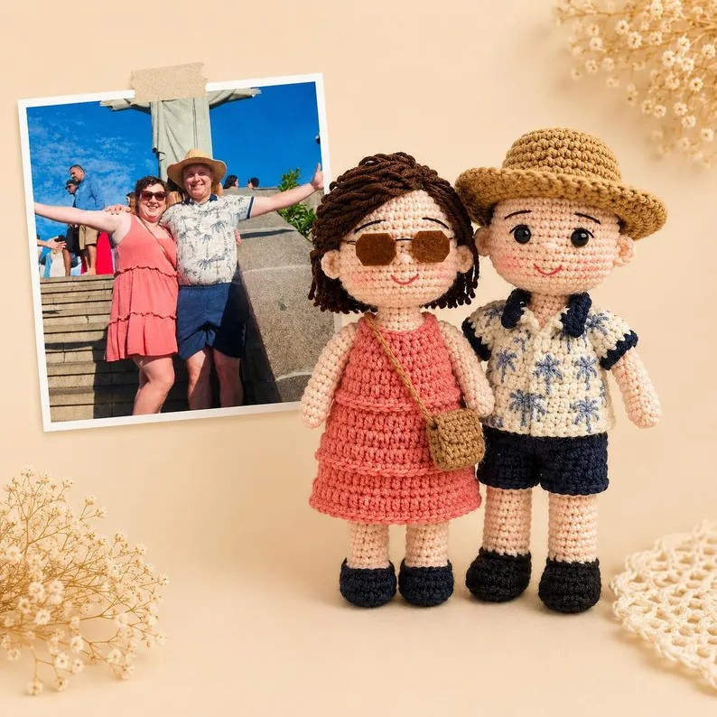 Personalized Vacation Couple Crochet Dolls From Photo – Custom Travel Memory Gift