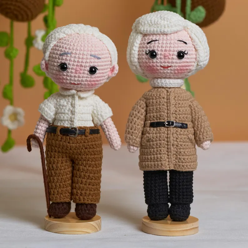 Personalized Crochet Portrait Doll From Photo – Custom Handmade Keepsake Gift For Mom, Grandma or Loved One