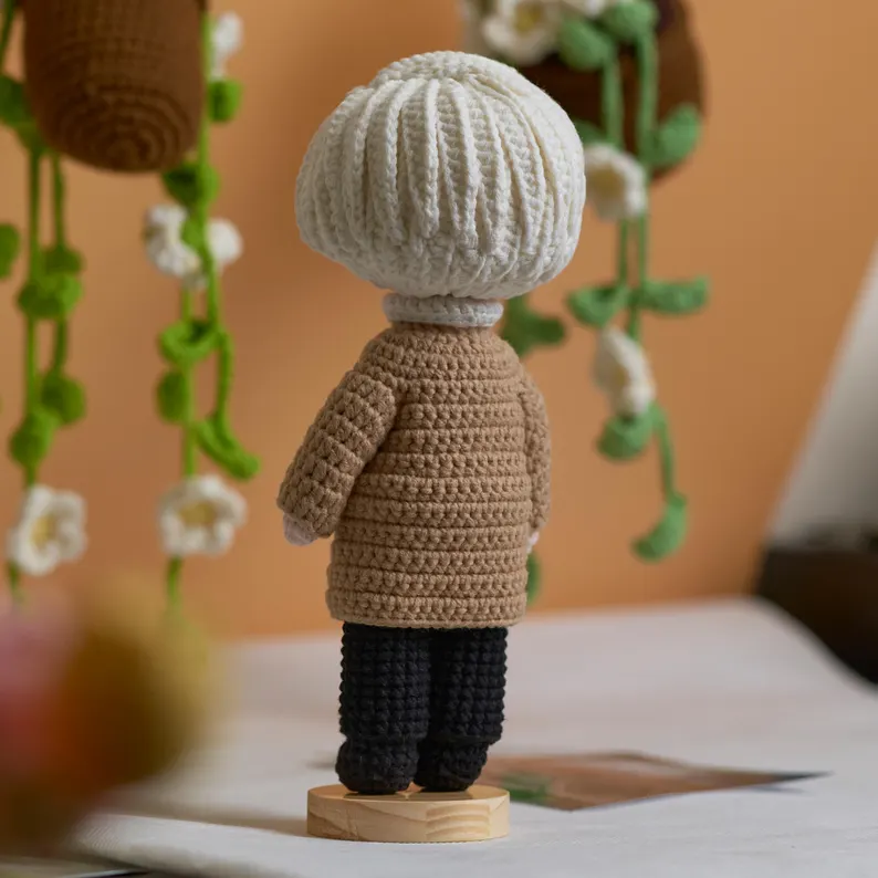 Personalized Crochet Portrait Doll From Photo – Custom Handmade Keepsake Gift For Mom, Grandma or Loved One