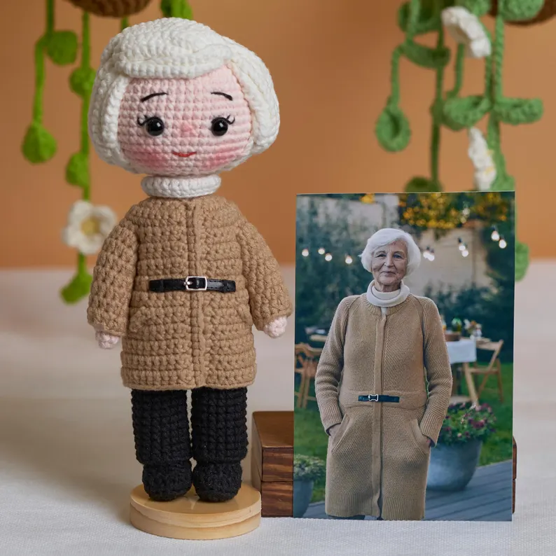 Personalized Crochet Portrait Doll From Photo – Custom Handmade Keepsake Gift For Mom, Grandma or Loved One