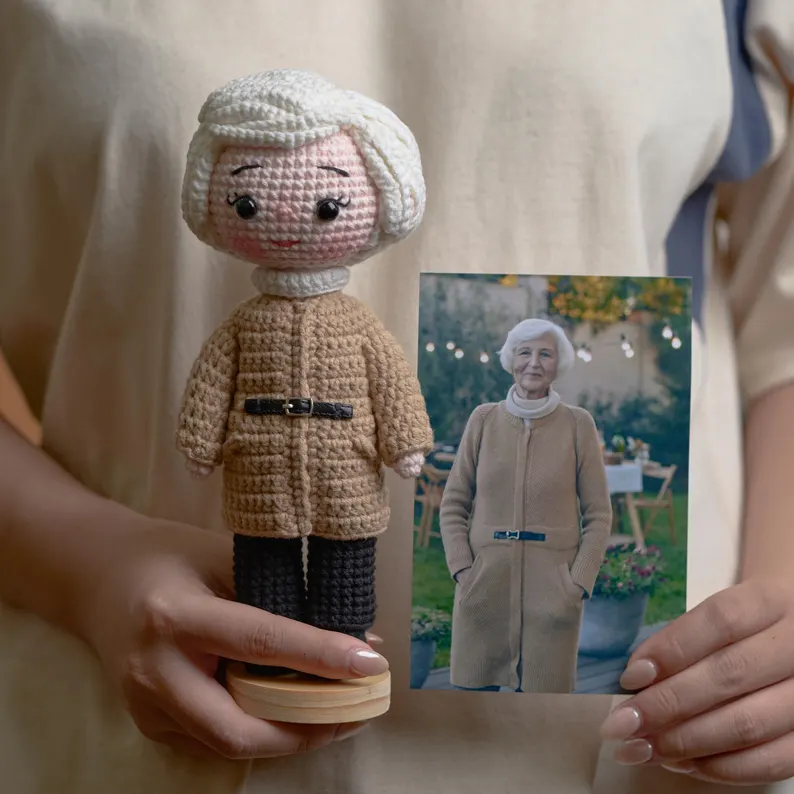 Personalized Crochet Portrait Doll From Photo – Custom Handmade Keepsake Gift For Mom, Grandma or Loved One